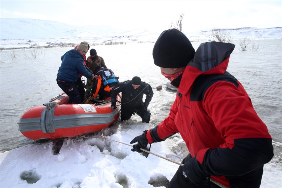 Kayseri'de Ördek Avına Gittikleri Barajda Mahsur Kalan Avcılar Kurtarıldı