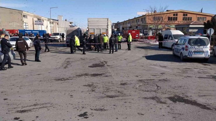 Konya’da Tırın Altında Kalan Yaya Hayatını Kaybetti