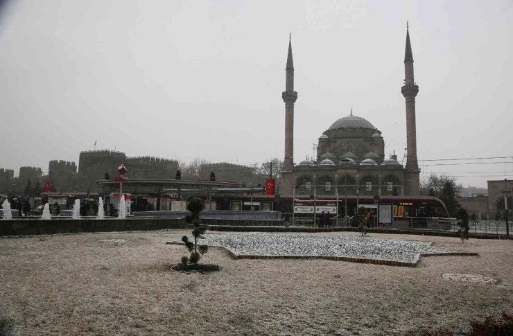 14 İlçede 270 Mahalle Yolu Açıldı