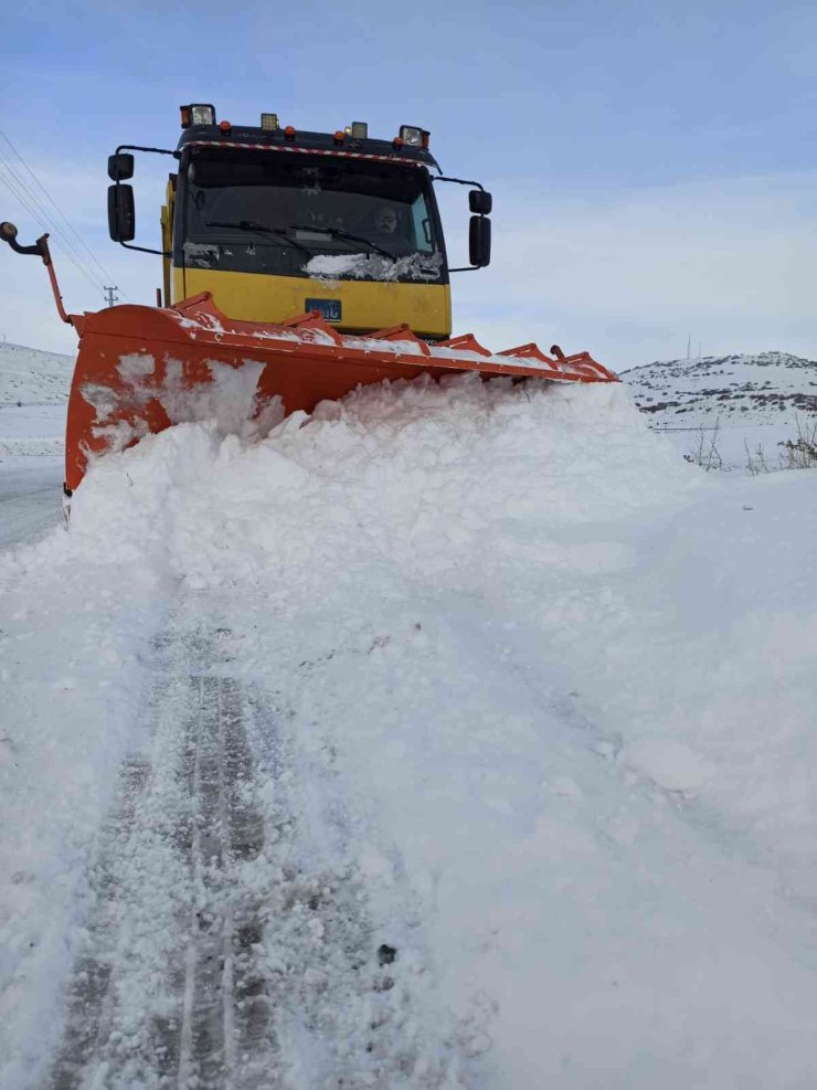 14 İlçede 270 Mahalle Yolu Açıldı