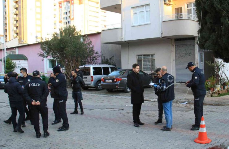 Rüzgarda Kafasına 10 Kiloluk Taş Düşen Kadın Hayatını Kaybetti