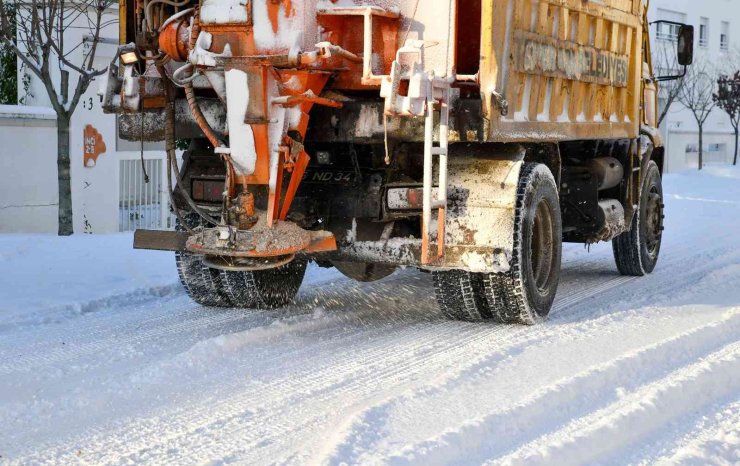 Tepebaşı’nda Karla Mücadele 7-24 Sürüyor