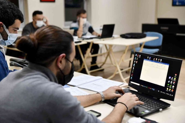 29 Ekim Gençlik Merkezi Öğrenciler İçin 24 Saat Açık