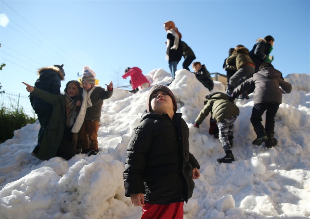 Alanya'da Özel Çocuklara Kamyonla Kar Servisi