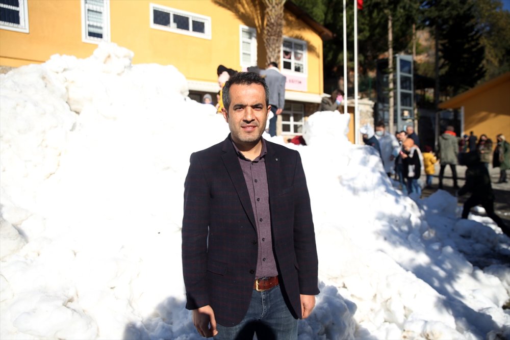 Alanya'da Özel Çocuklara Kamyonla Kar Servisi