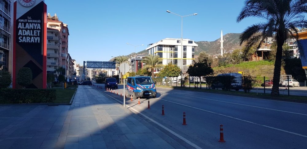 Cezaevi Firarisi, Girdiği Eczanede  Jandarmaya Yakalandı