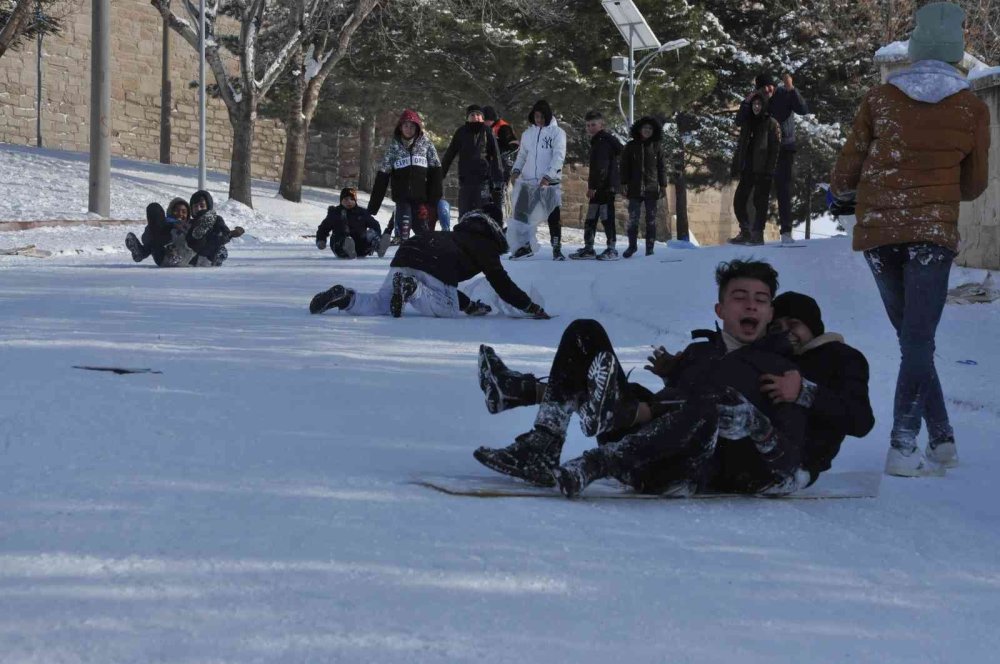 Karaman Kalesi Kayak Merkezini Aratmadı