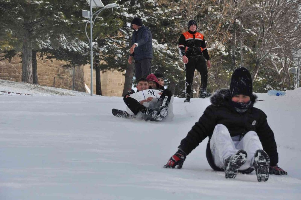 Karaman Kalesi Kayak Merkezini Aratmadı