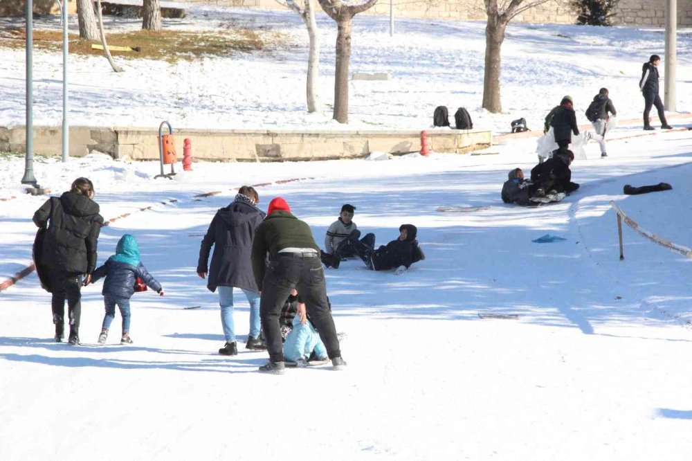 Karaman Kalesi Kayak Merkezini Aratmadı