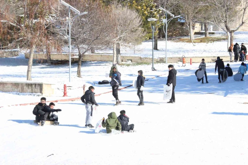 Karaman Kalesi Kayak Merkezini Aratmadı