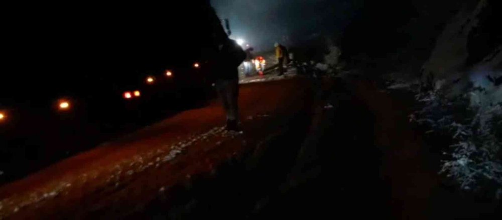 Tarsus - Çamlıyayla Yolu Kardan Dolayı Trafiğe Kapandı