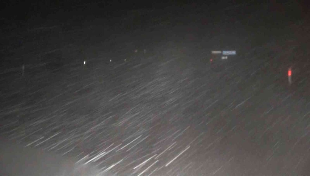 Aksaray’da Şiddetli Kar Ve Tipi Tüm Yolları Kapattı