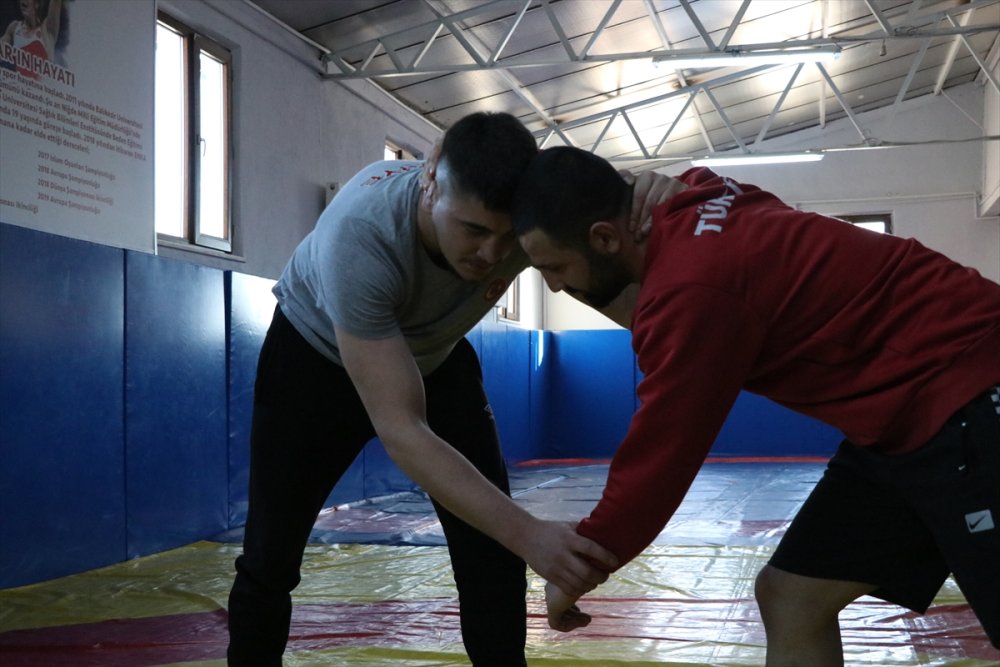 İşitme Engelli Milli Güreşçinin Hedefi Olimpiyat Şampiyonluğu