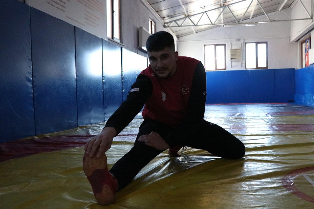 İşitme Engelli Milli Güreşçinin Hedefi Olimpiyat Şampiyonluğu
