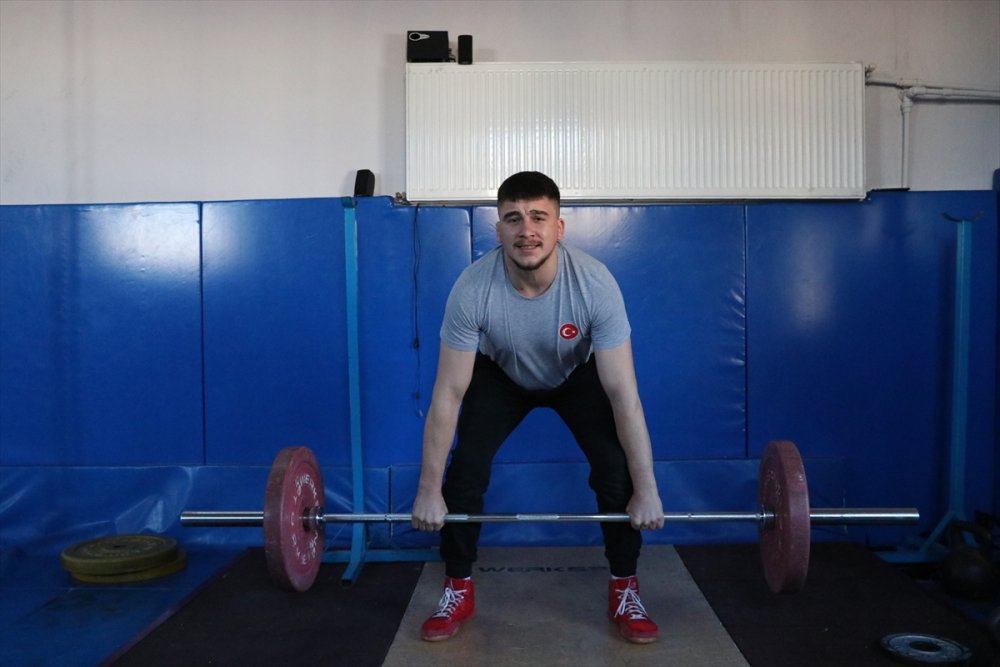 İşitme Engelli Milli Güreşçinin Hedefi Olimpiyat Şampiyonluğu