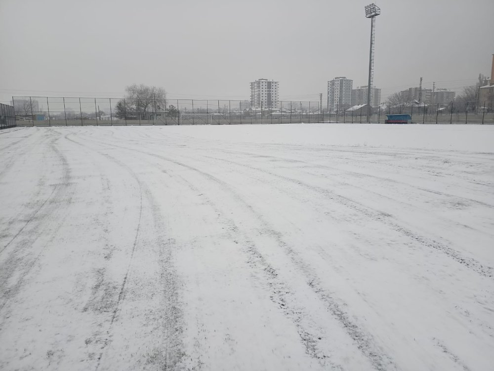 Kayseri’de Amatör Maçlara Kar Nedeniyle İptal