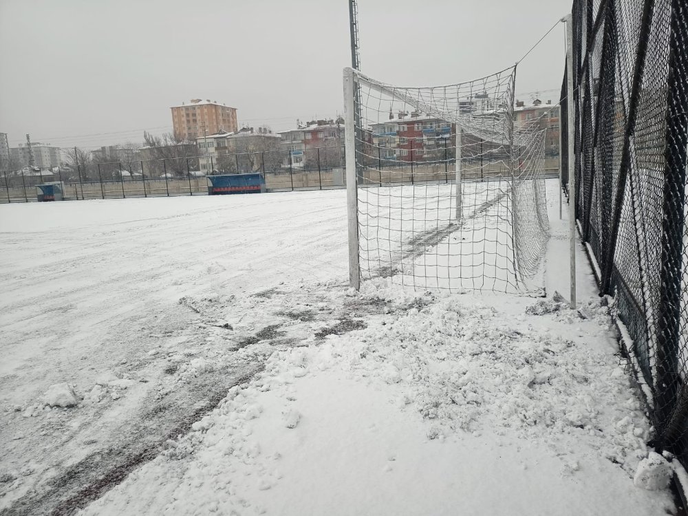 Kayseri’de Amatör Maçlara Kar Nedeniyle İptal