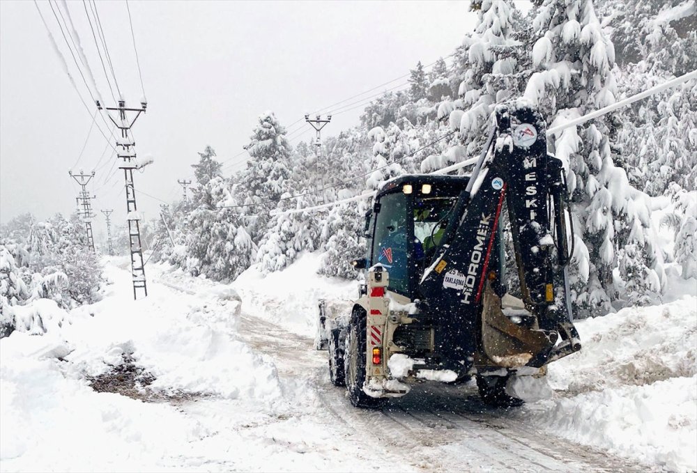 Mersin Ve Adana'nın Yüksek Kesimlerinde Kar Etkili Oluyor
