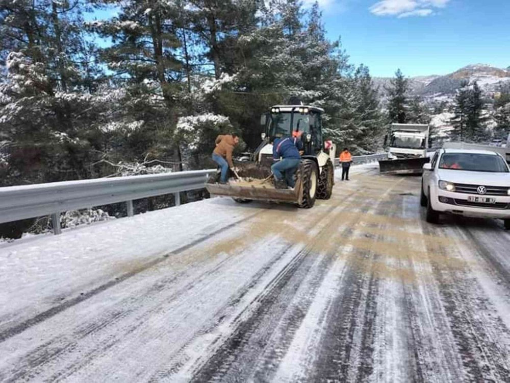 Mut Sertavul Geçidi’nde Zincirsiz Araç Geçişine İzin Verilmiyor