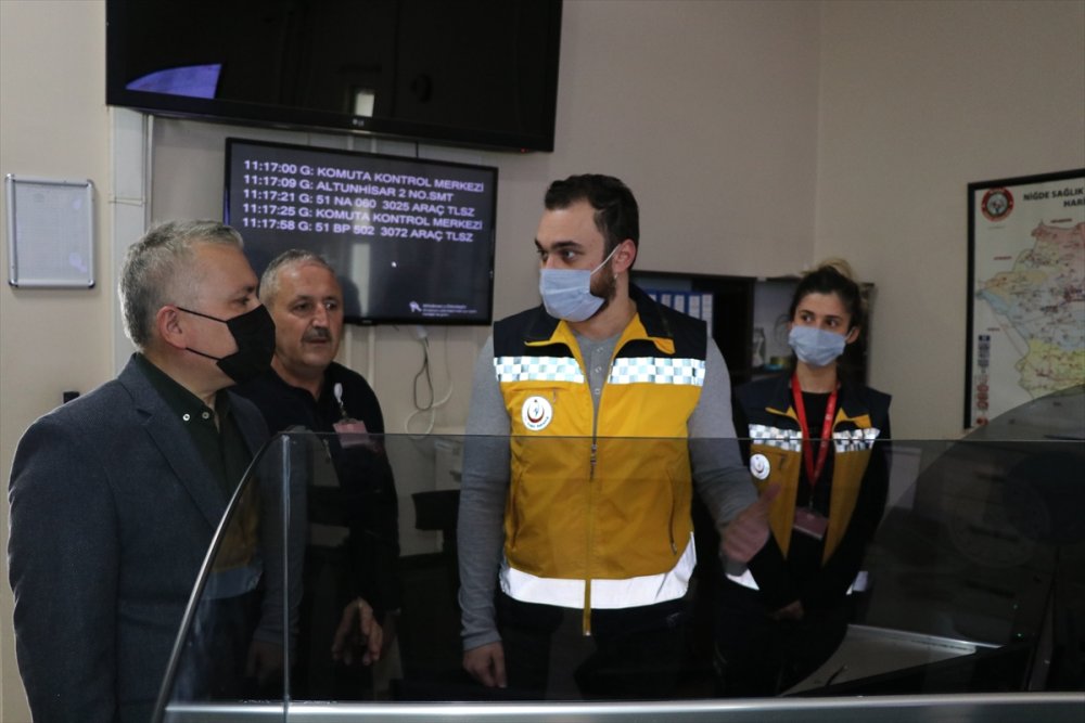 Niğde'de Devrilen Ambulansta 3 Kişi Yaralandı