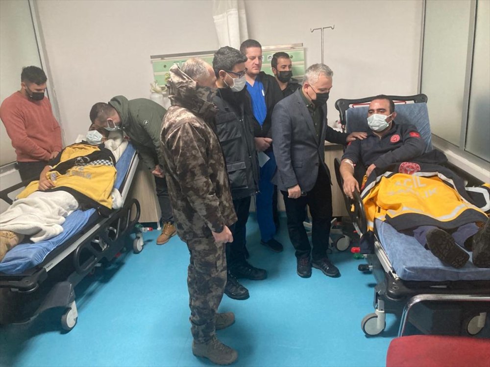 Niğde'de Devrilen Ambulansta 3 Kişi Yaralandı