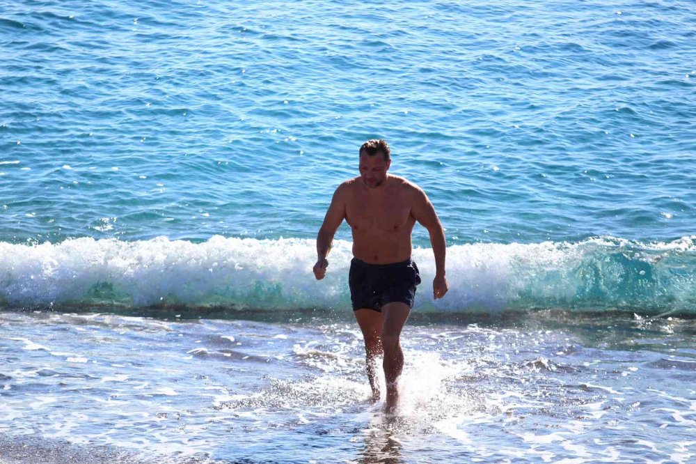 Antalya'da İnsanı İzlerken Üşüten Görüntüler