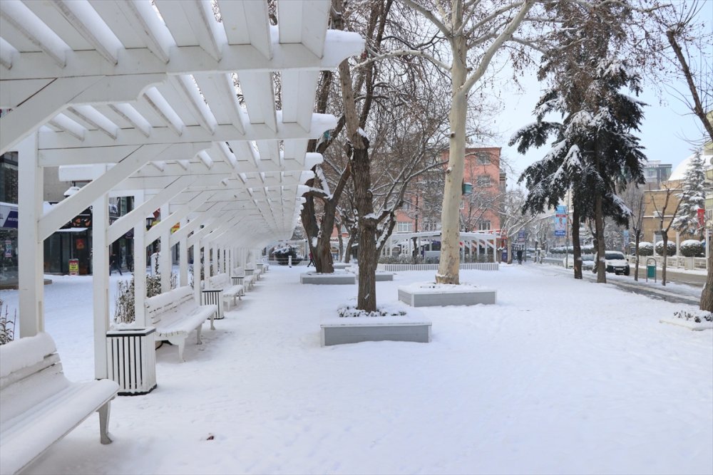 İç Anadolu'da Karla Mücadele Çalışmaları Sürüyor