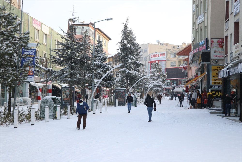 İç Anadolu'da Karla Mücadele Çalışmaları Sürüyor
