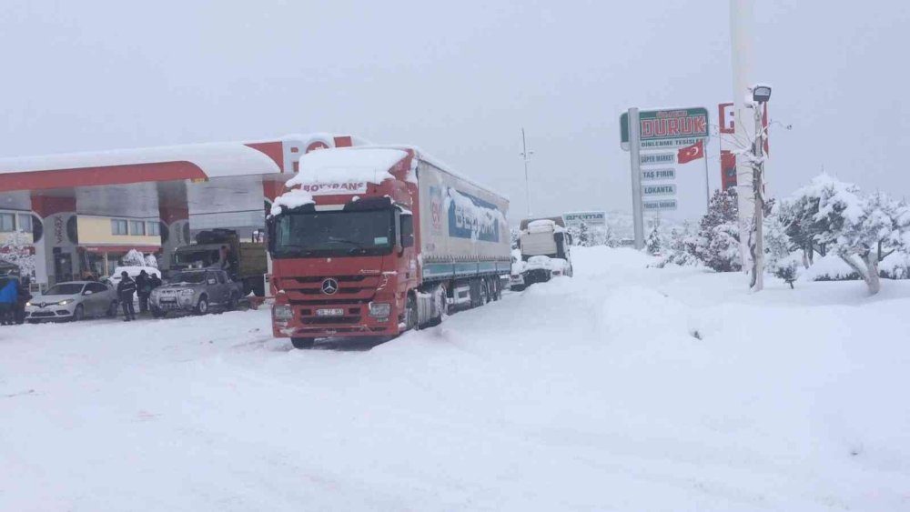 Antalya - Konya Karayolunda Ağır Tonajlı Araçlar Geçemiyor