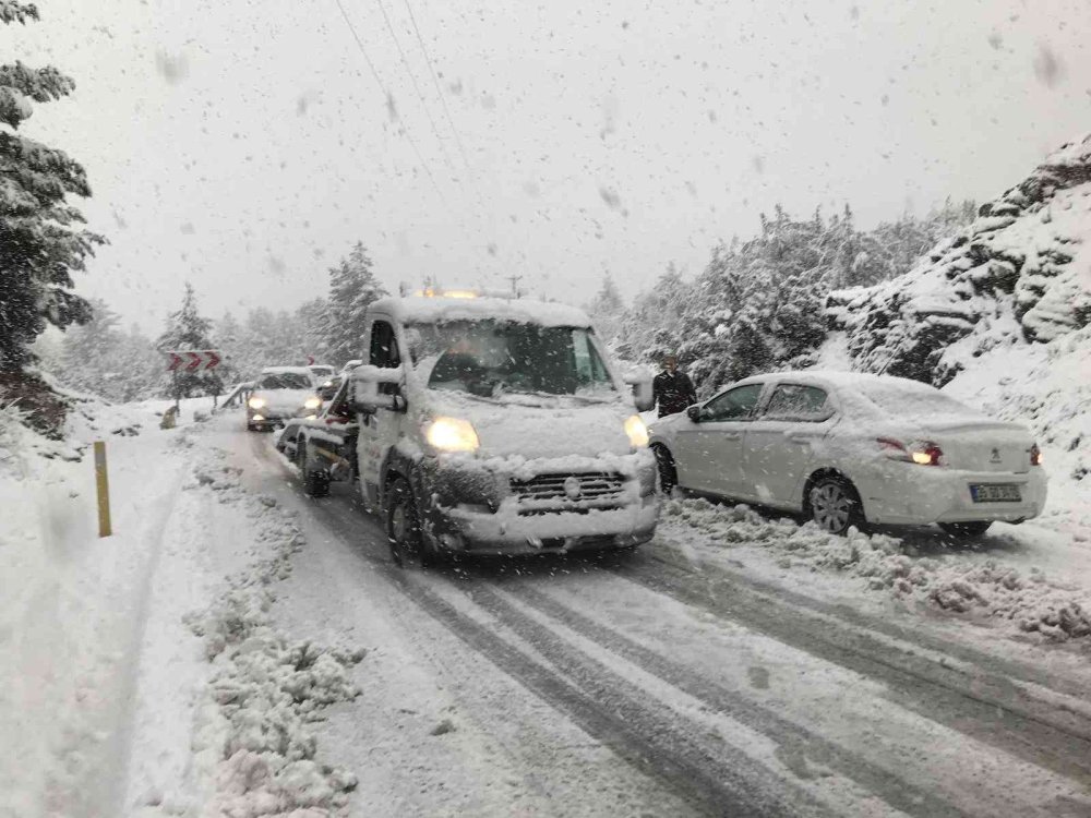 Antalya - Konya Karayolunda Ağır Tonajlı Araçlar Geçemiyor