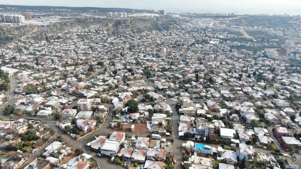 Antalya’ya 29 Yıl Sonra Gelen Kar Sevinci