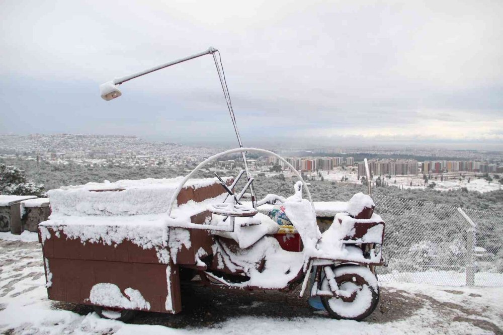 Antalya’ya 29 Yıl Sonra Gelen Karla Beyaza Bürünen Kent Havadan Görüntülendi