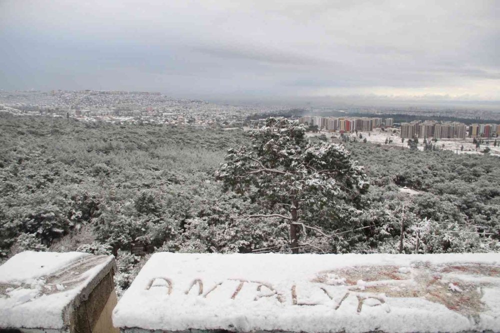 Antalya’ya 29 Yıl Sonra Gelen Karla Beyaza Bürünen Kent Havadan Görüntülendi