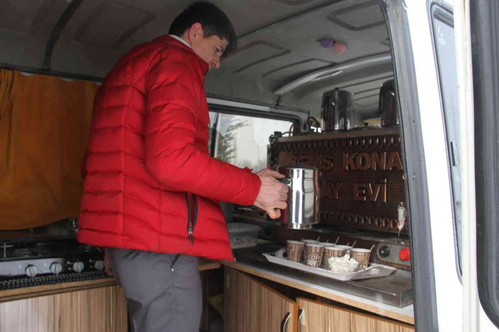 Konya'da soğukta Yürek Isıtan Hareket