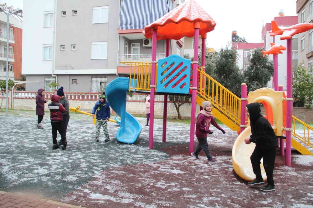 Yıllar Sonra Antalyalılar Sürprizle Uyandı