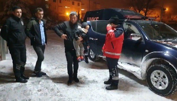 Konya'da Ekipler İki Yaşındaki Bebek İçin Seferber Oldu