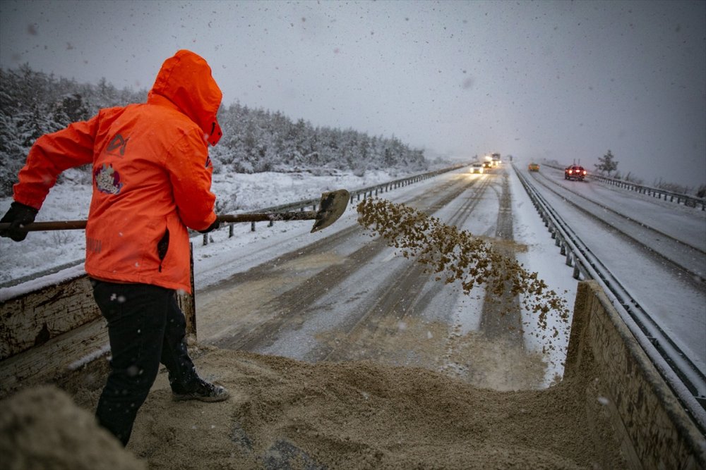 Mersin'de Karda Mahsur Kalan 120 Küçükbaş Hayvan Kurtarıldı