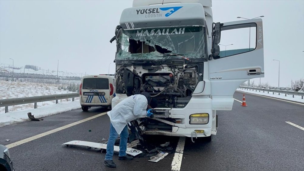 Niğde'de Feci Kaza : Ölü ve Yaralılar Var