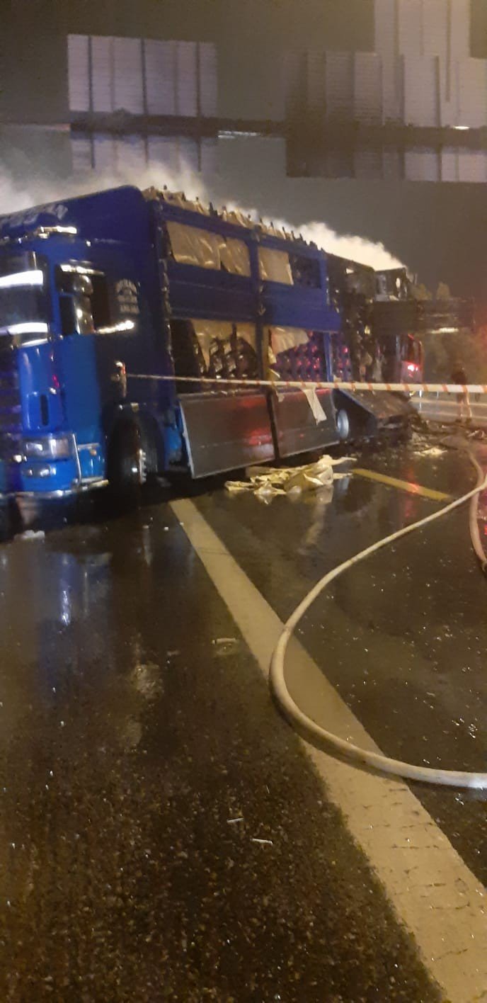 Tarsus’ta Tır Şoförü Yanarak Hayatını Kaybetti