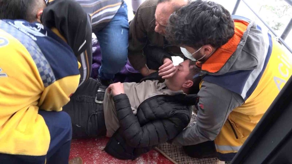 Aksaray'da Yanan Evde Ölümden Döndüler