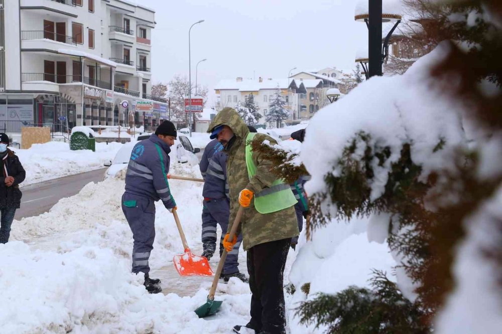 Aksaray'da Başkandan İşçilere Sıcak İkram