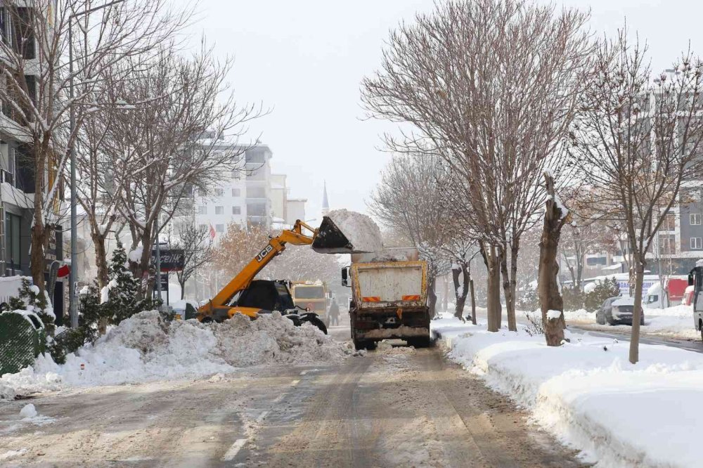 Aksaray'da Başkandan İşçilere Sıcak İkram
