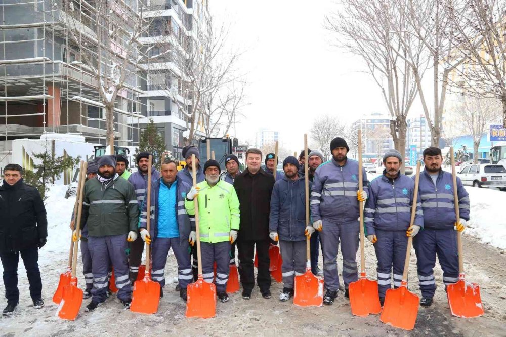 Aksaray'da Başkandan İşçilere Sıcak İkram