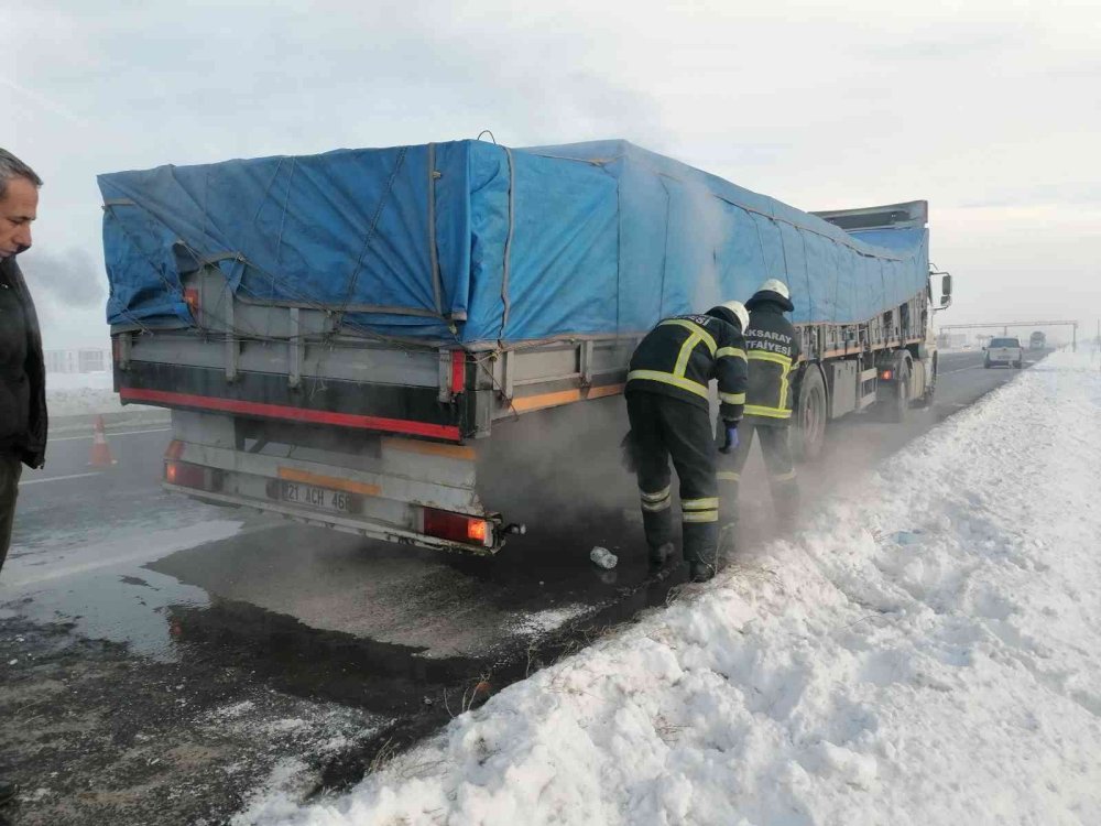 Aksaray'da Lastik Adeta Bomba Gibi Patladı