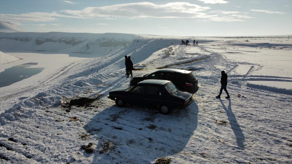 Meke Gölü Kar Yağışının Ardından Beyaza Büründü