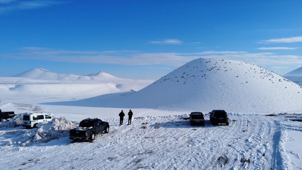 Meke Gölü Kar Yağışının Ardından Beyaza Büründü