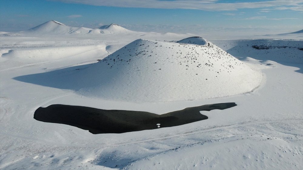 Meke Gölü Kar Yağışının Ardından Beyaza Büründü