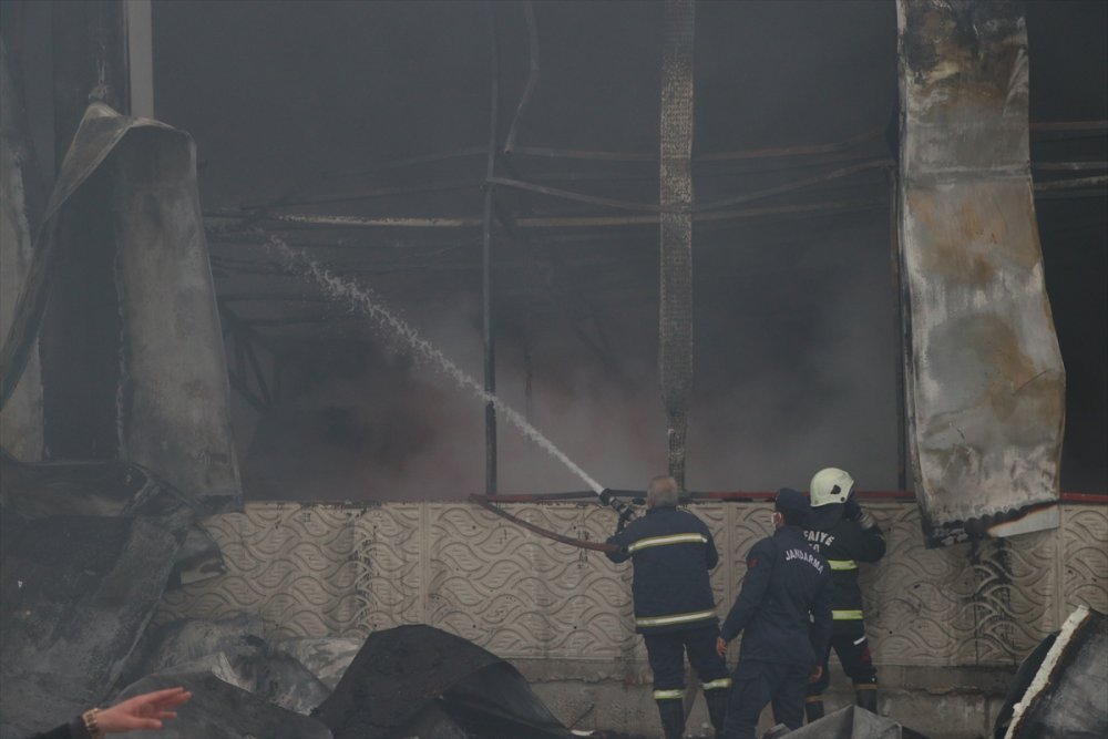 Niğde'de Bakır Kablo Fabrikasında Yangın