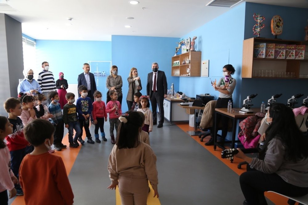 Çocuklar Bilim Kampında Atölye Çalışmalarına Katıldı