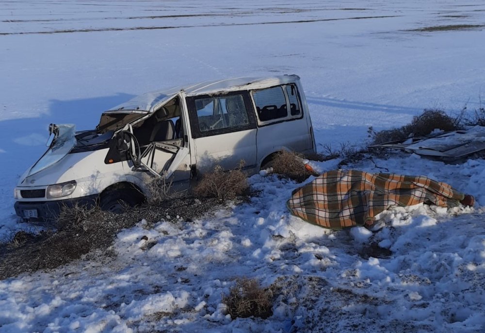 Karaman’da Minibüs Devrildi :1 Ölü